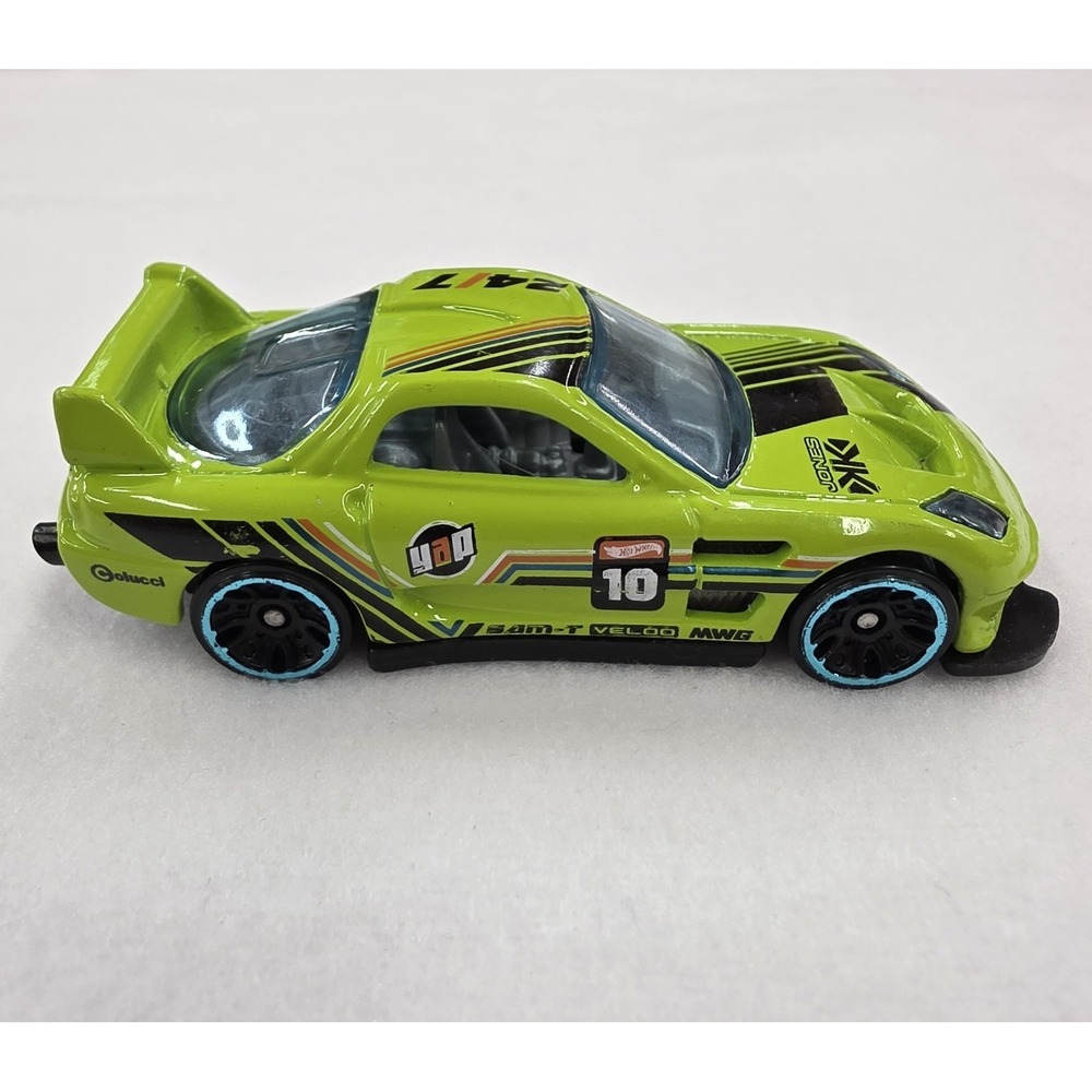 Hot Wheels Porsche 911 GT2 1:64 Diecast Car 2008 HW Race Day Green Unopened